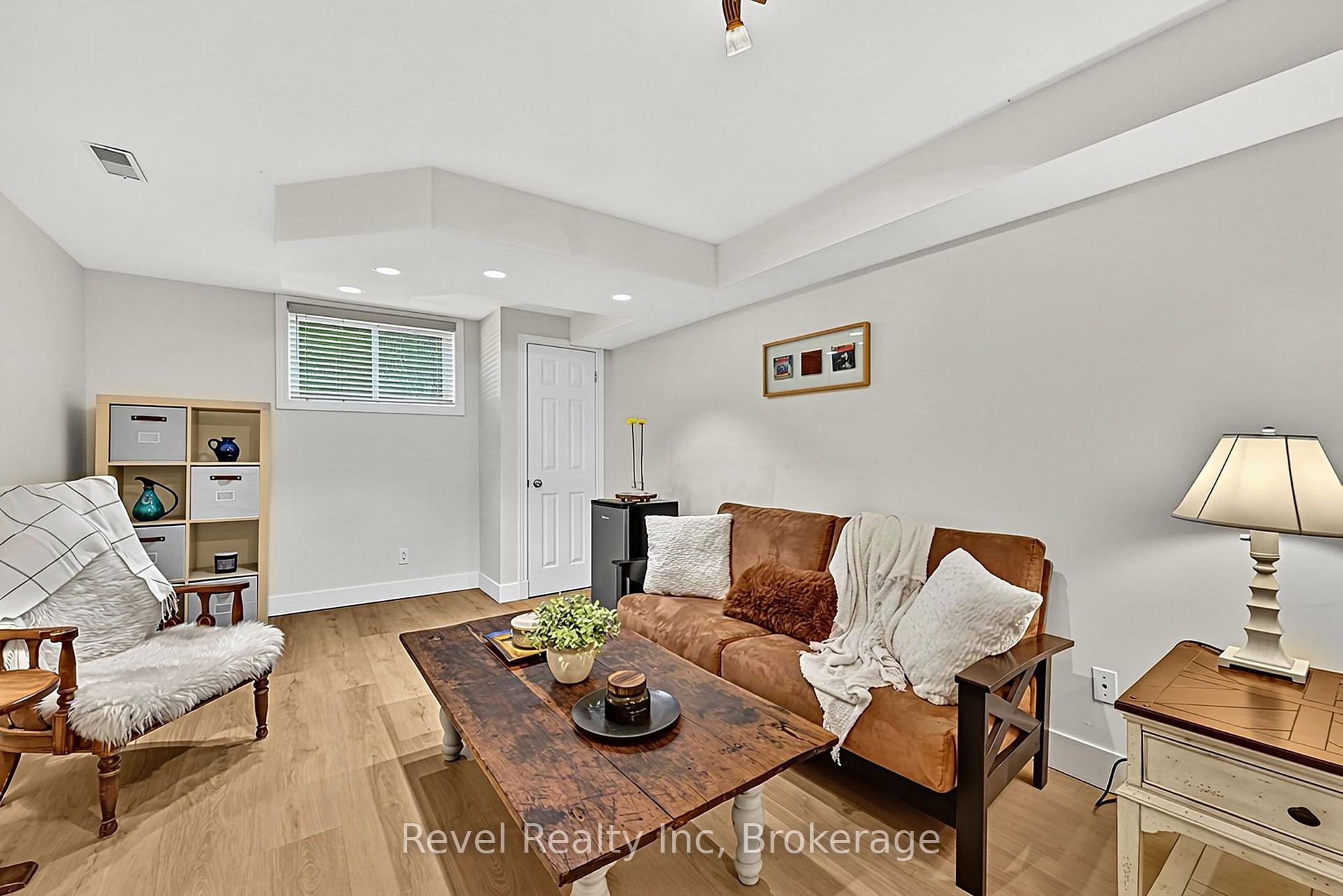 Photo 16 of 18 Rue Vanier Road, Tiny, Lafontaine — HOMEH