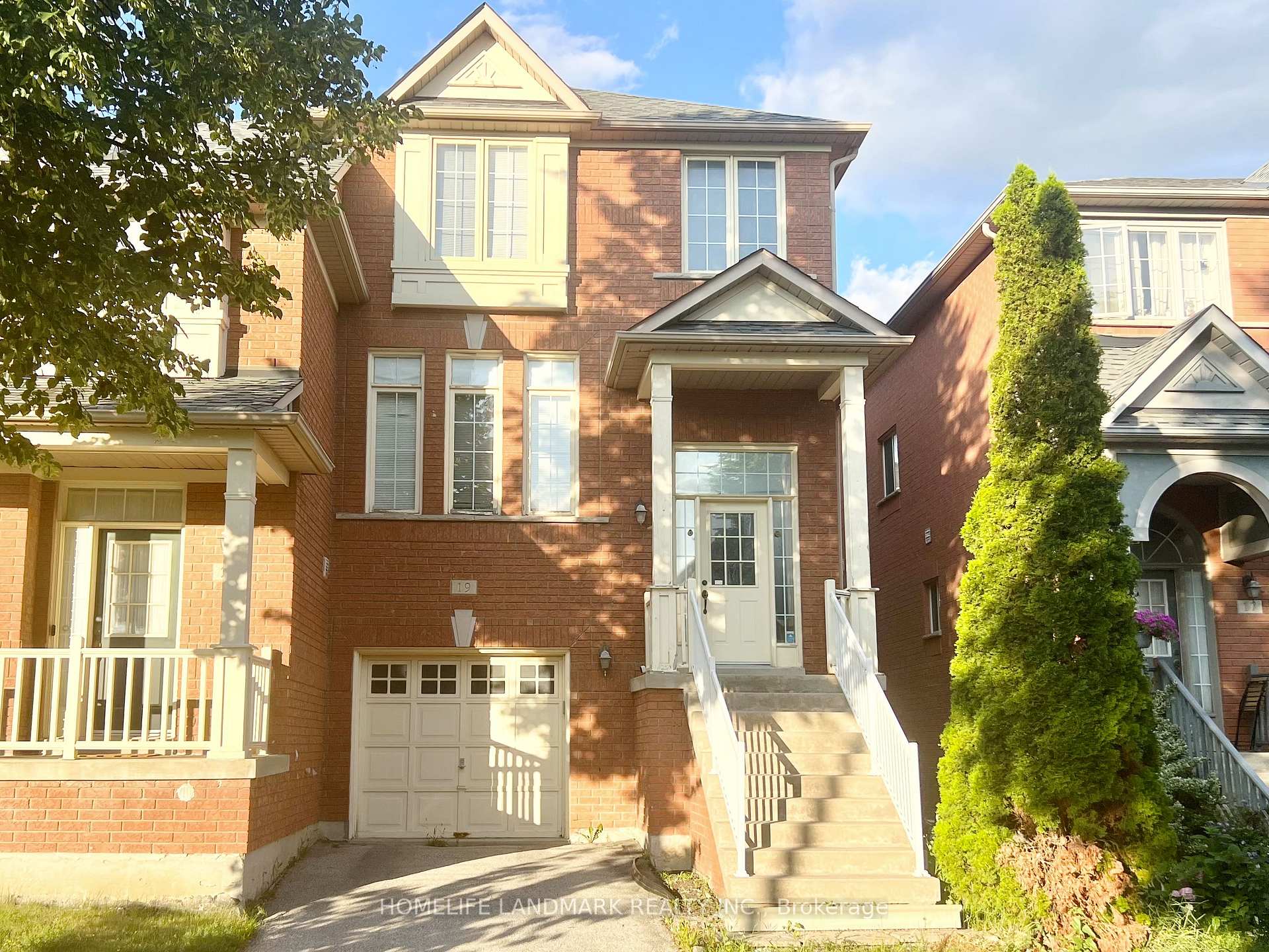 Photo of 19 Fairlawn Avenue