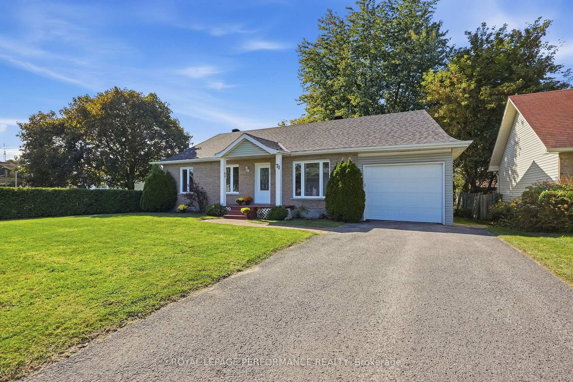 Photo 2 of 71 Stephens Street, Champlain, Vankleek Hill — HOMEH