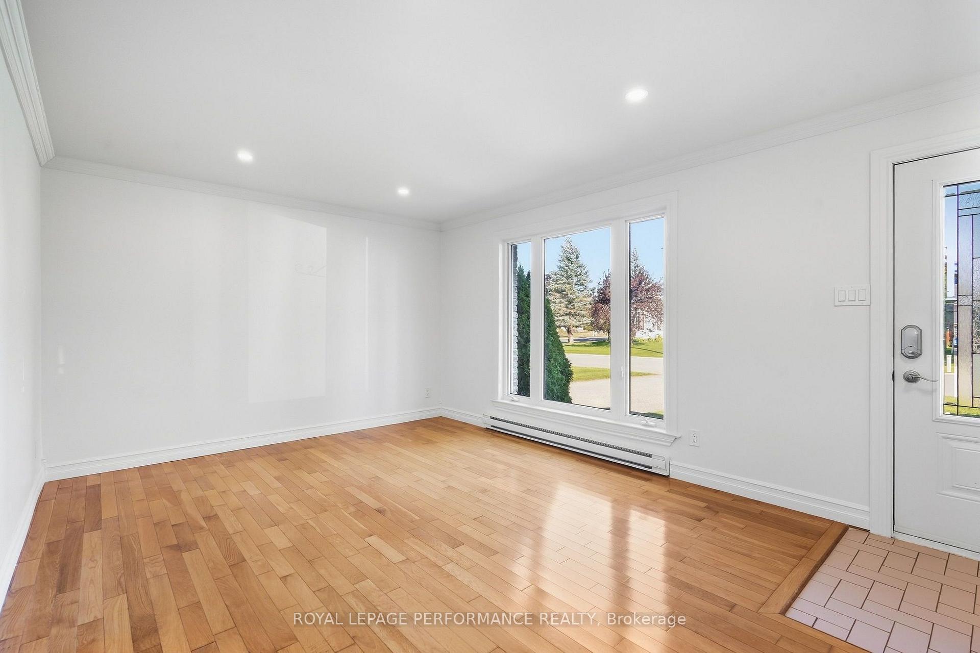 Photo 3 of 71 Stephens Street, Champlain, Vankleek Hill — HOMEH