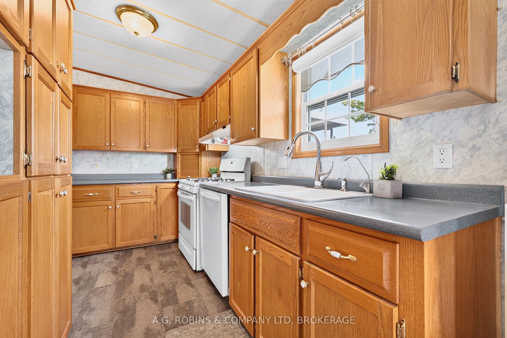 Photo 9 of Unit 84, 3033 Townline Road, Fort Erie, Black Creek — HOMEH