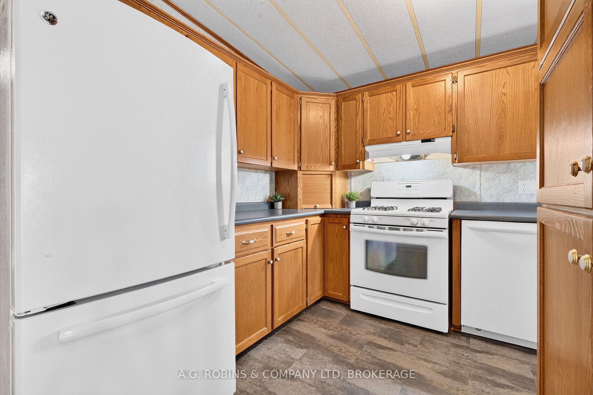 Photo 10 of Unit 84, 3033 Townline Road, Fort Erie, Black Creek — HOMEH