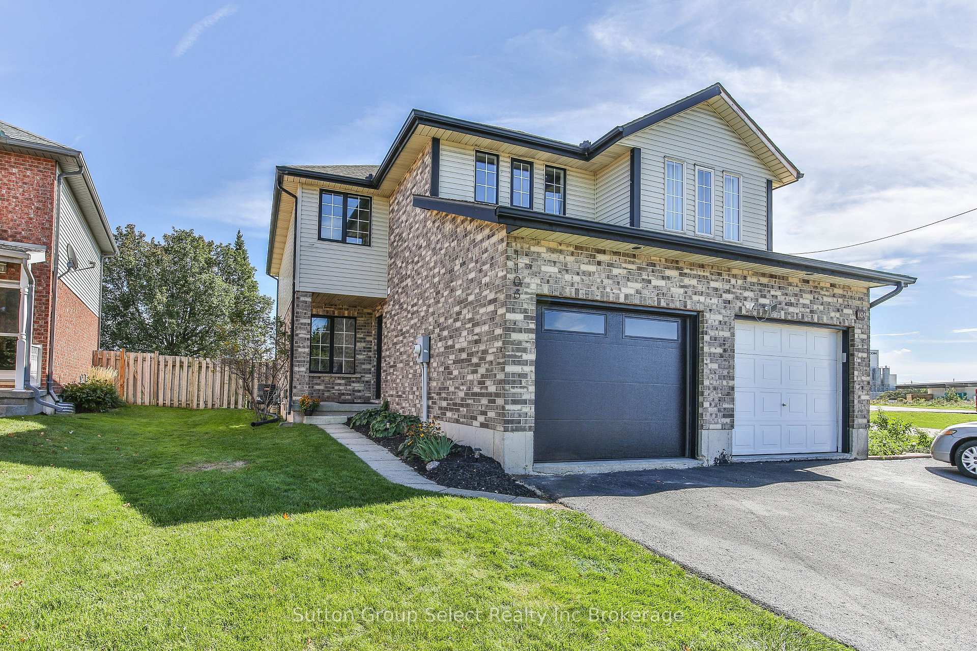 Photo 1 of 1106 Nellis Street, Woodstock, Woodstock - North — HOMEH