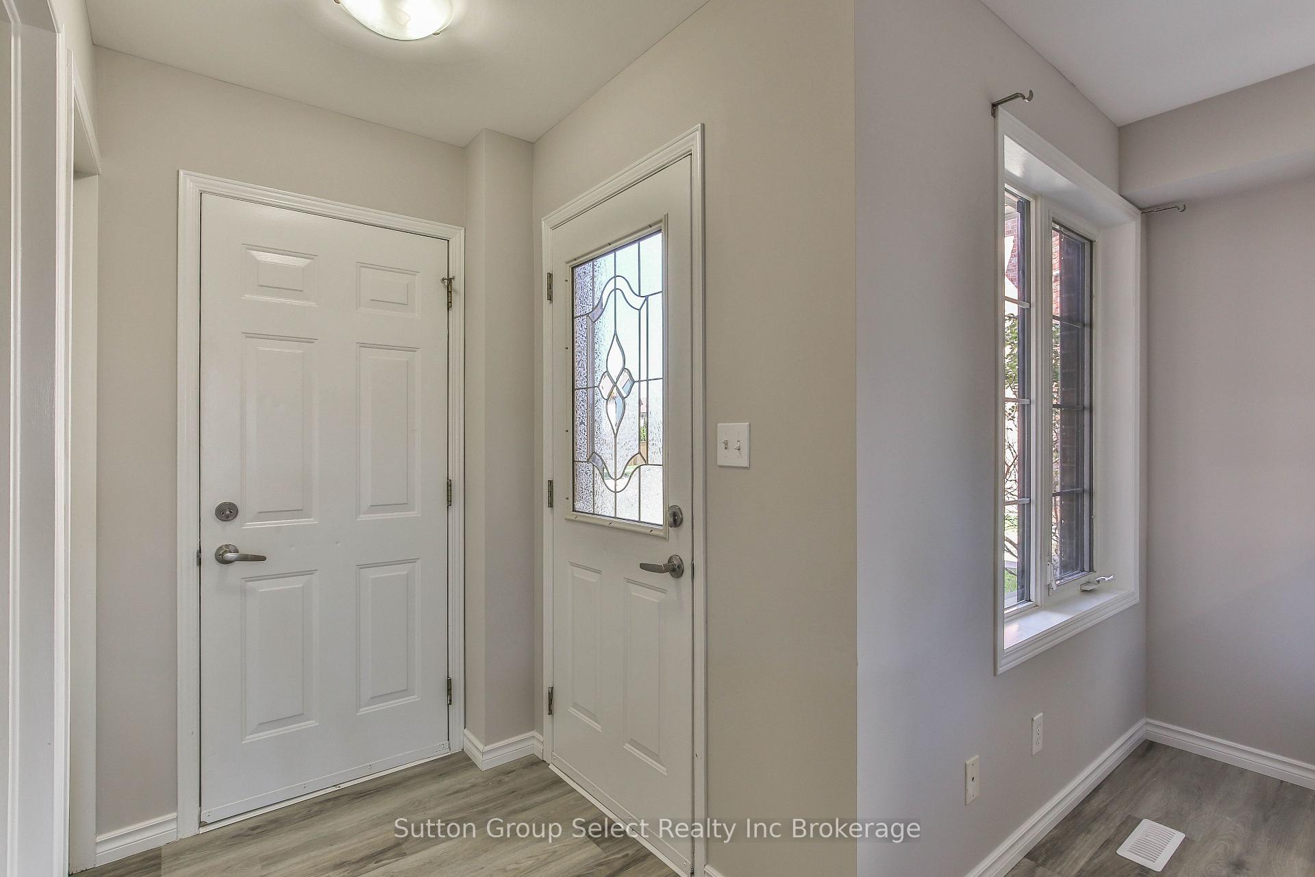 Photo 3 of 1106 Nellis Street, Woodstock, Woodstock - North — HOMEH