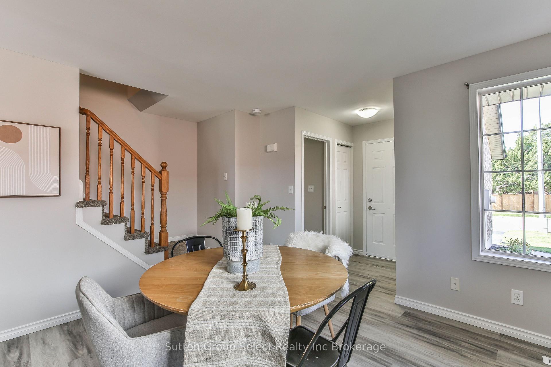 Photo 5 of 1106 Nellis Street, Woodstock, Woodstock - North — HOMEH