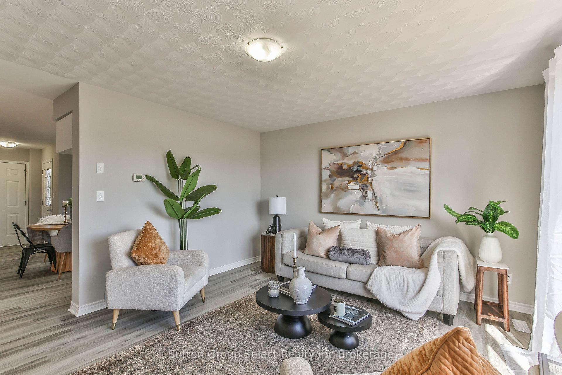 Photo 6 of 1106 Nellis Street, Woodstock, Woodstock - North — HOMEH