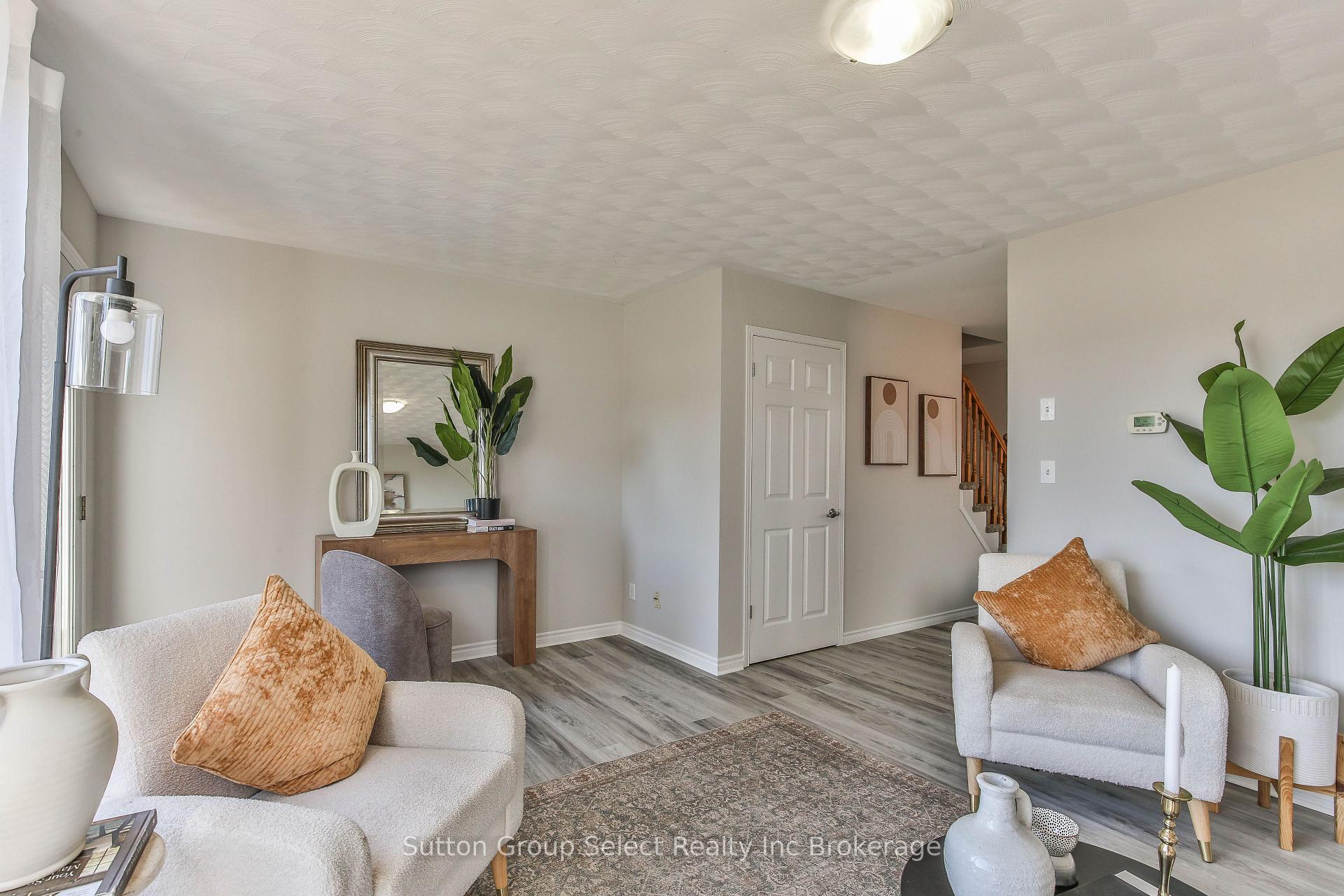 Photo 7 of 1106 Nellis Street, Woodstock, Woodstock - North — HOMEH