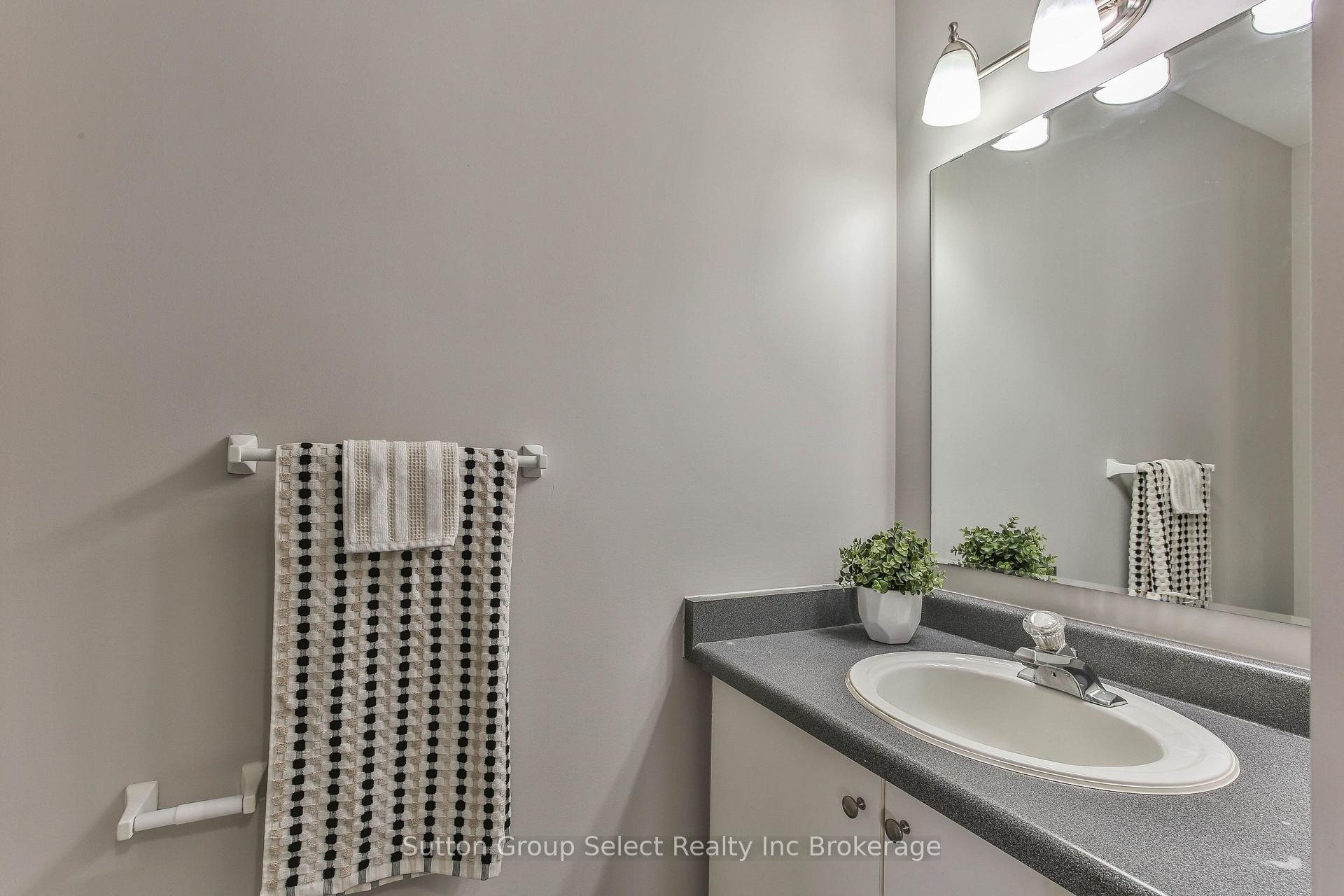 Photo 9 of 1106 Nellis Street, Woodstock, Woodstock - North — HOMEH
