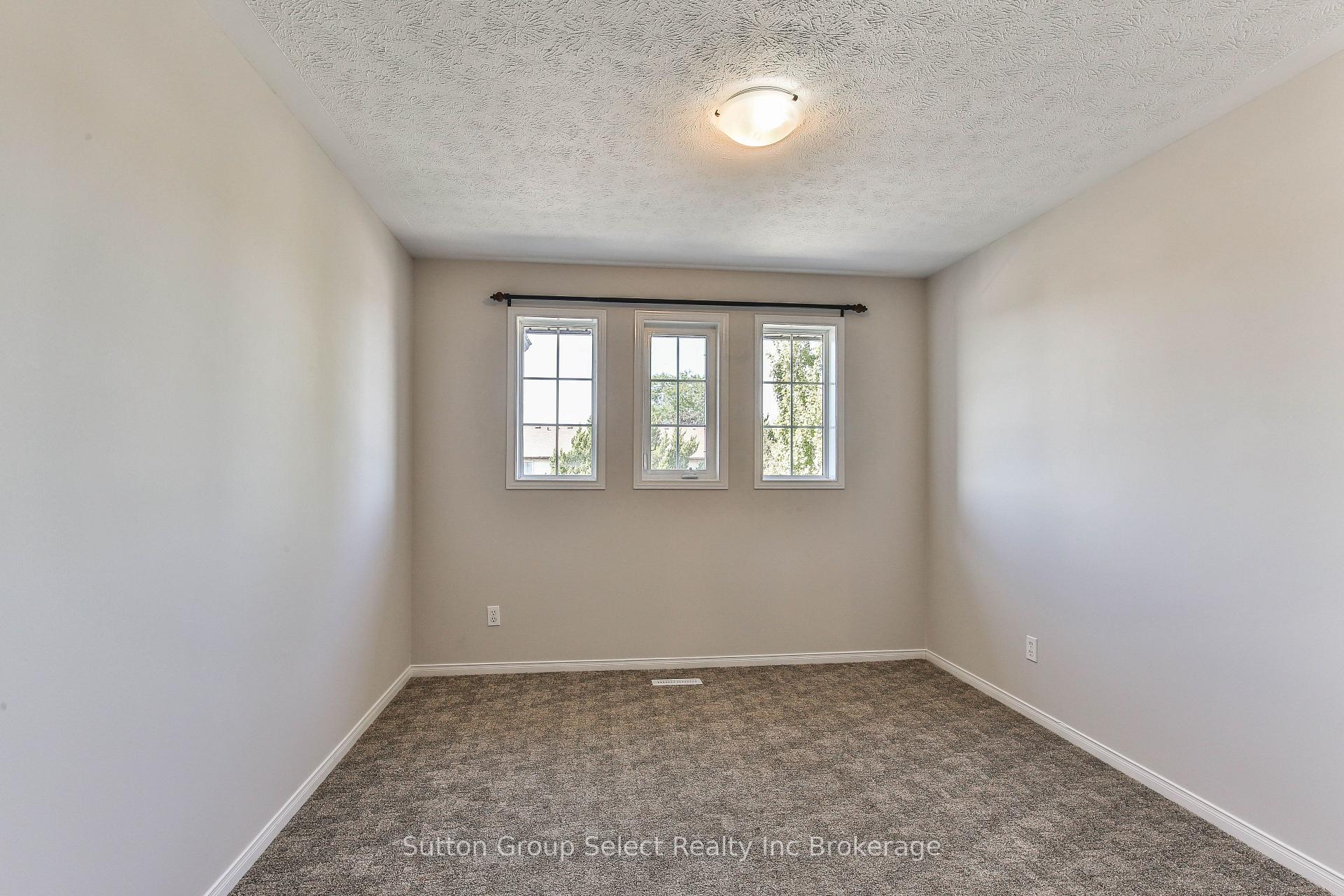 Photo 15 of 1106 Nellis Street, Woodstock, Woodstock - North — HOMEH