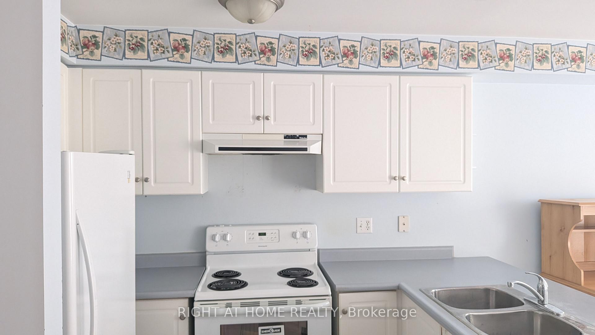 Photo 5 of 22 Harding Street, Halton Hills, Georgetown — HOMEH