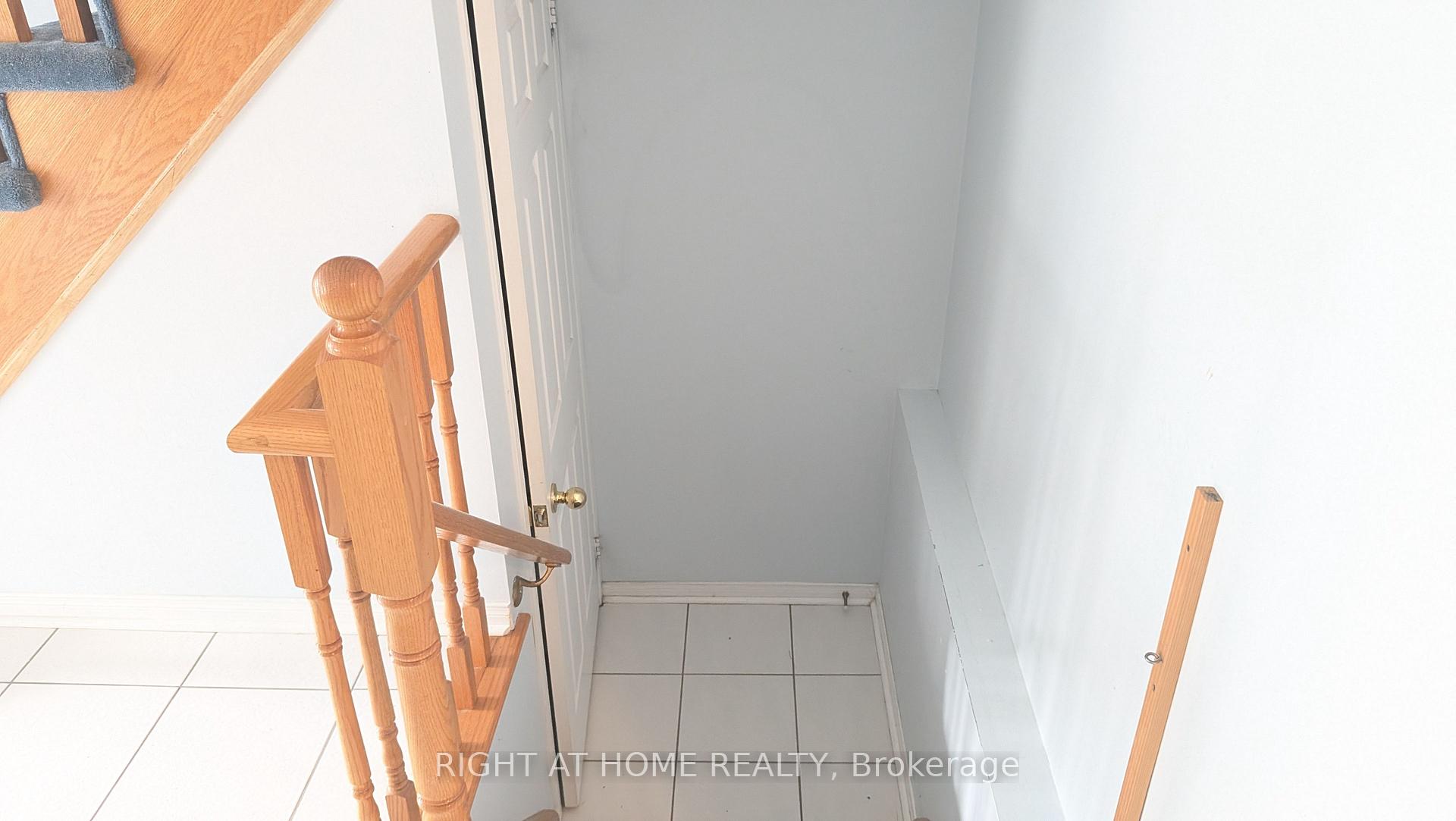 Photo 6 of 22 Harding Street, Halton Hills, Georgetown — HOMEH