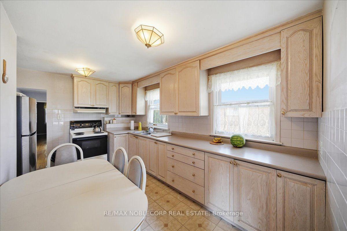 Photo 12 of 66 Gooderham Drive, Scarborough, Wexford-Maryvale — HOMEH