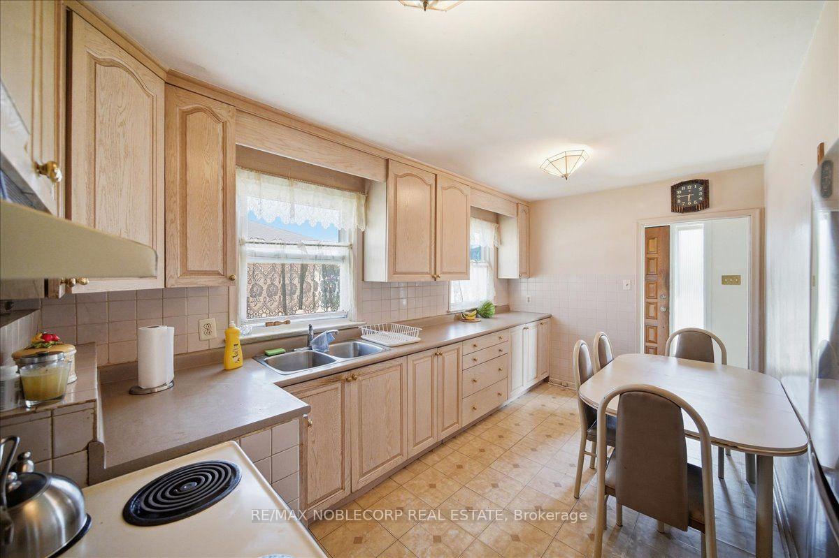 Photo 13 of 66 Gooderham Drive, Scarborough, Wexford-Maryvale — HOMEH