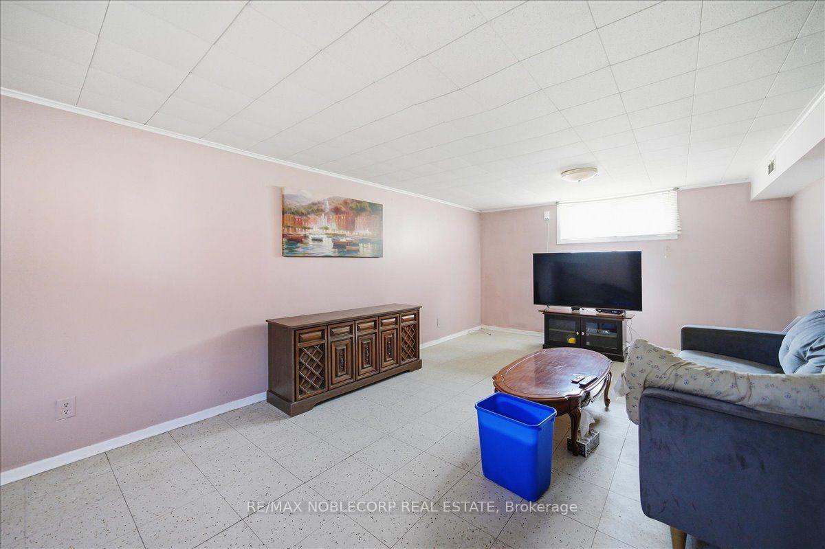 Photo 19 of 66 Gooderham Drive, Scarborough, Wexford-Maryvale — HOMEH