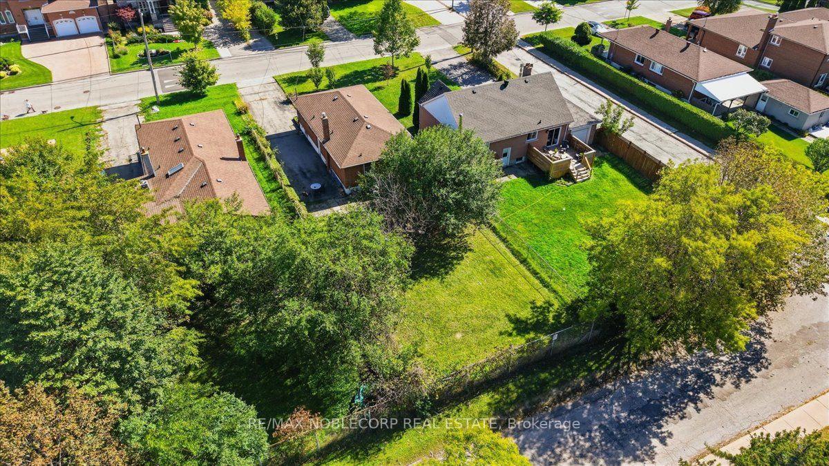 Photo 23 of 66 Gooderham Drive, Scarborough, Wexford-Maryvale — HOMEH
