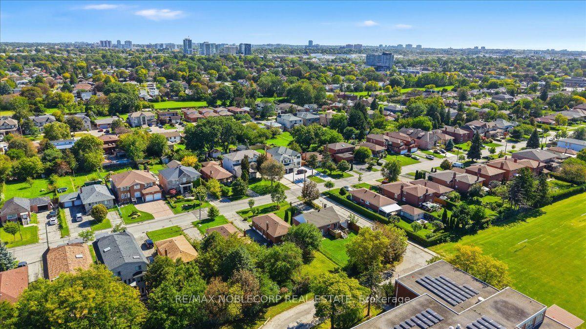 Photo 26 of 66 Gooderham Drive, Scarborough, Wexford-Maryvale — HOMEH