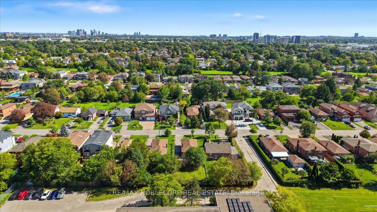 Photo 29 of 66 Gooderham Drive, Scarborough, Wexford-Maryvale — HOMEH