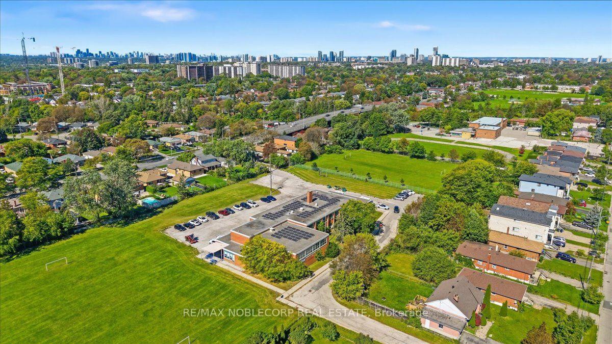 Photo 31 of 66 Gooderham Drive, Scarborough, Wexford-Maryvale — HOMEH