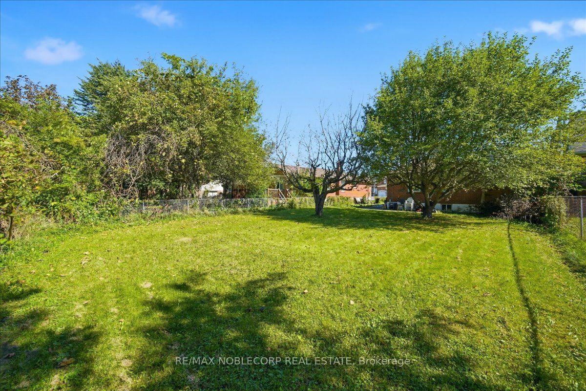 Photo 35 of 66 Gooderham Drive, Scarborough, Wexford-Maryvale — HOMEH
