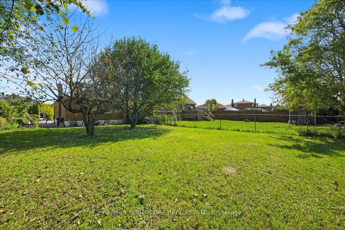 Photo 34 of 66 Gooderham Drive, Scarborough, Wexford-Maryvale — HOMEH