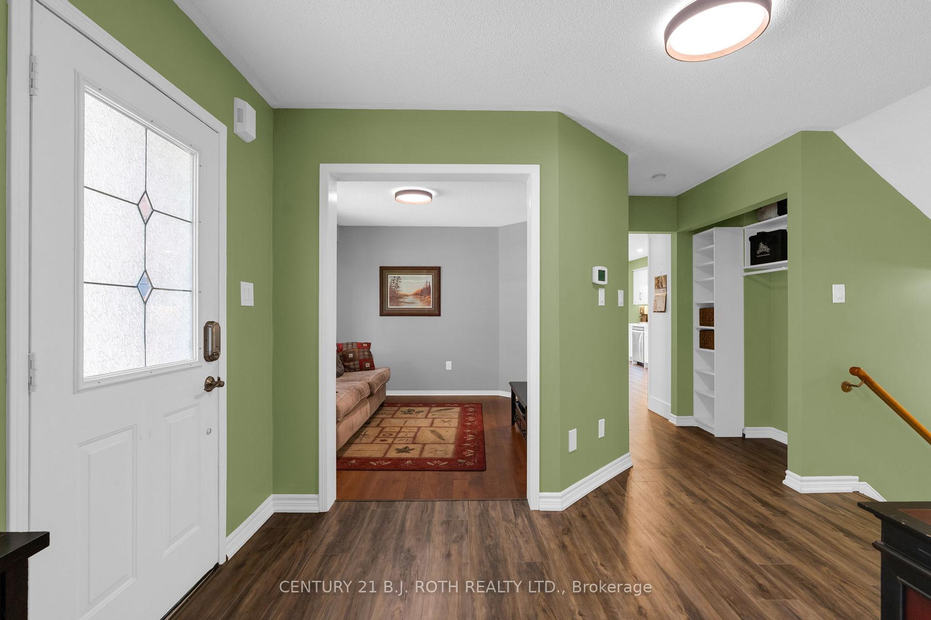 Photo 3 of 102 Holgate Street, Barrie, Allandale — HOMEH