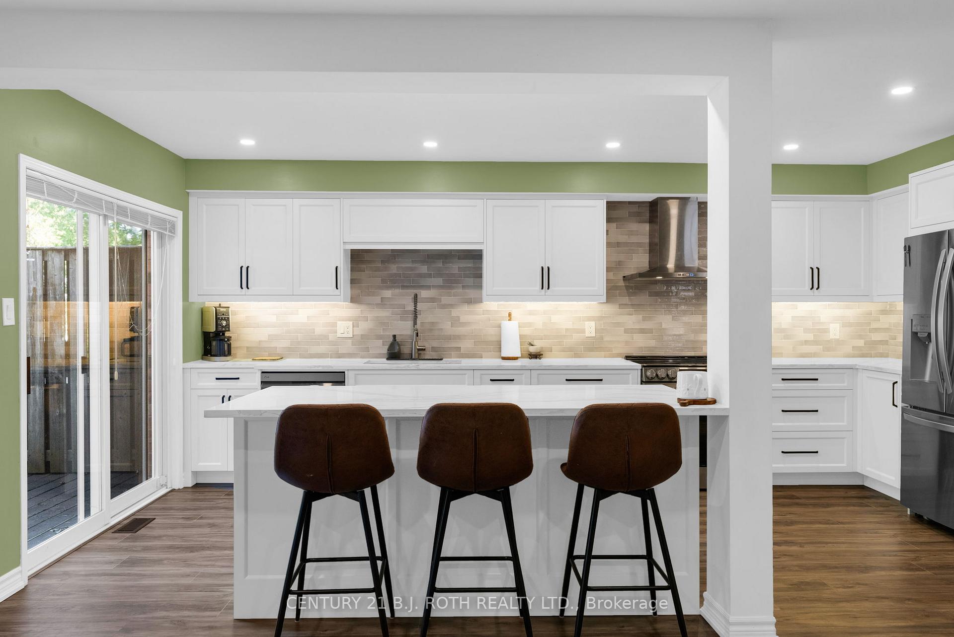 Photo 13 of 102 Holgate Street, Barrie, Allandale — HOMEH