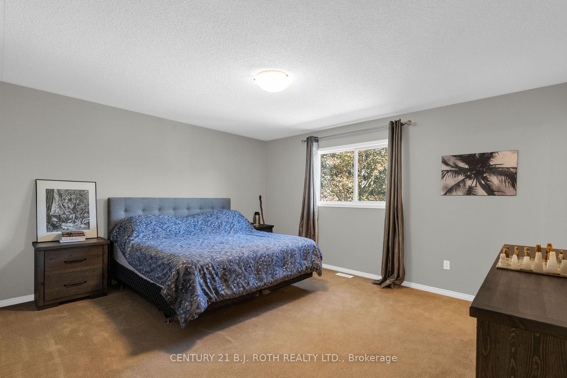 Photo 21 of 102 Holgate Street, Barrie, Allandale — HOMEH