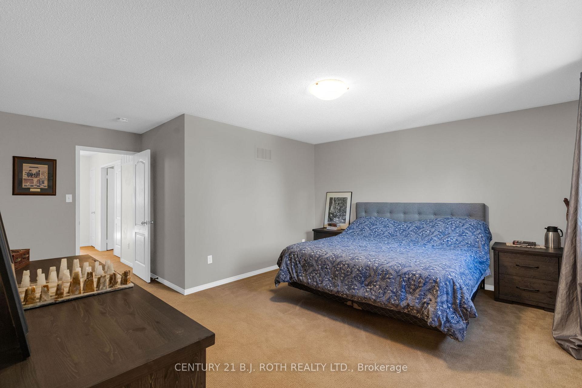 Photo 22 of 102 Holgate Street, Barrie, Allandale — HOMEH
