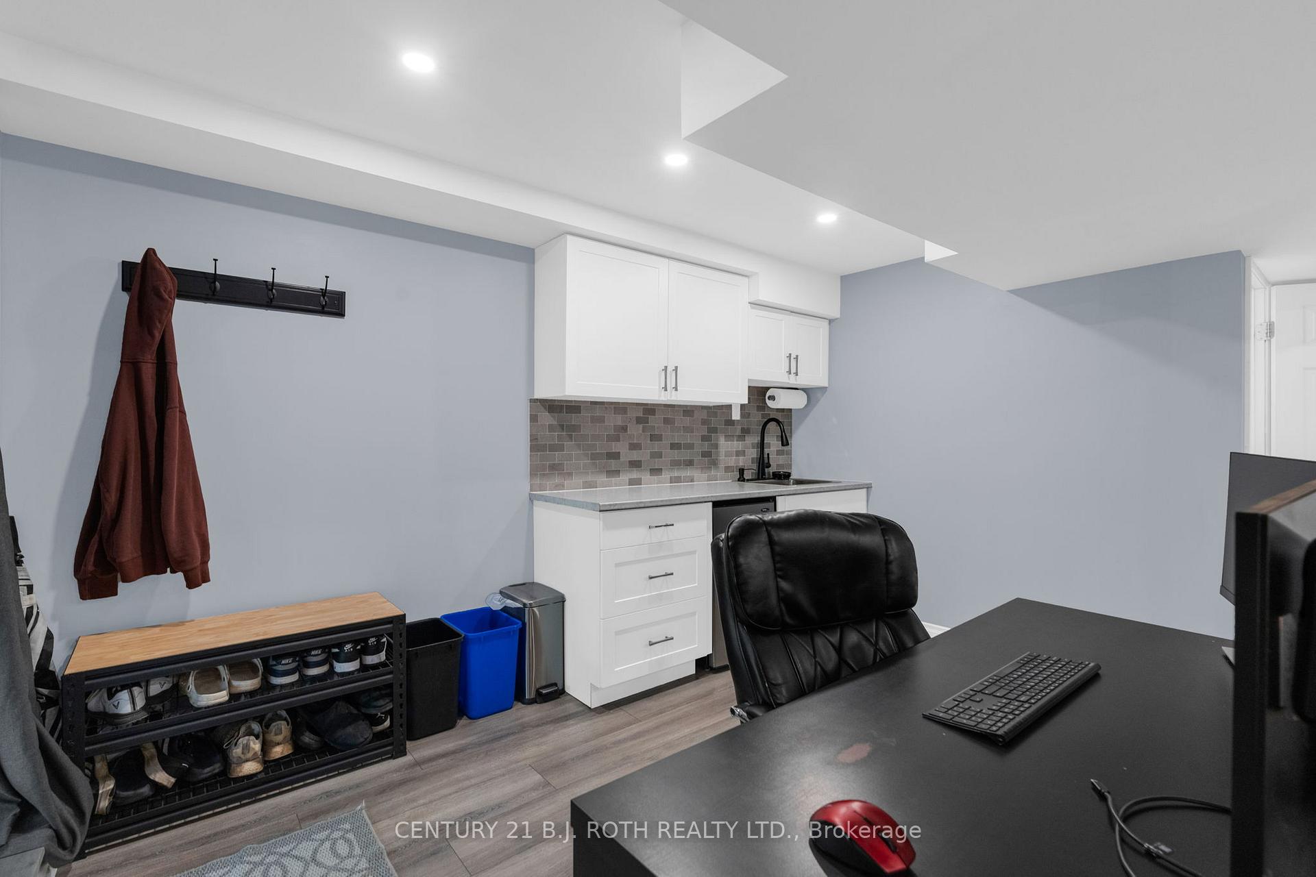 Photo 33 of 102 Holgate Street, Barrie, Allandale — HOMEH