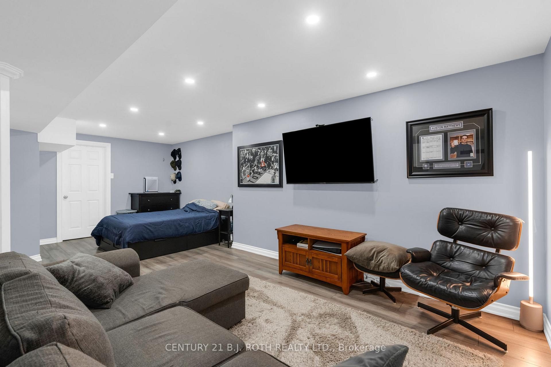 Photo 34 of 102 Holgate Street, Barrie, Allandale — HOMEH