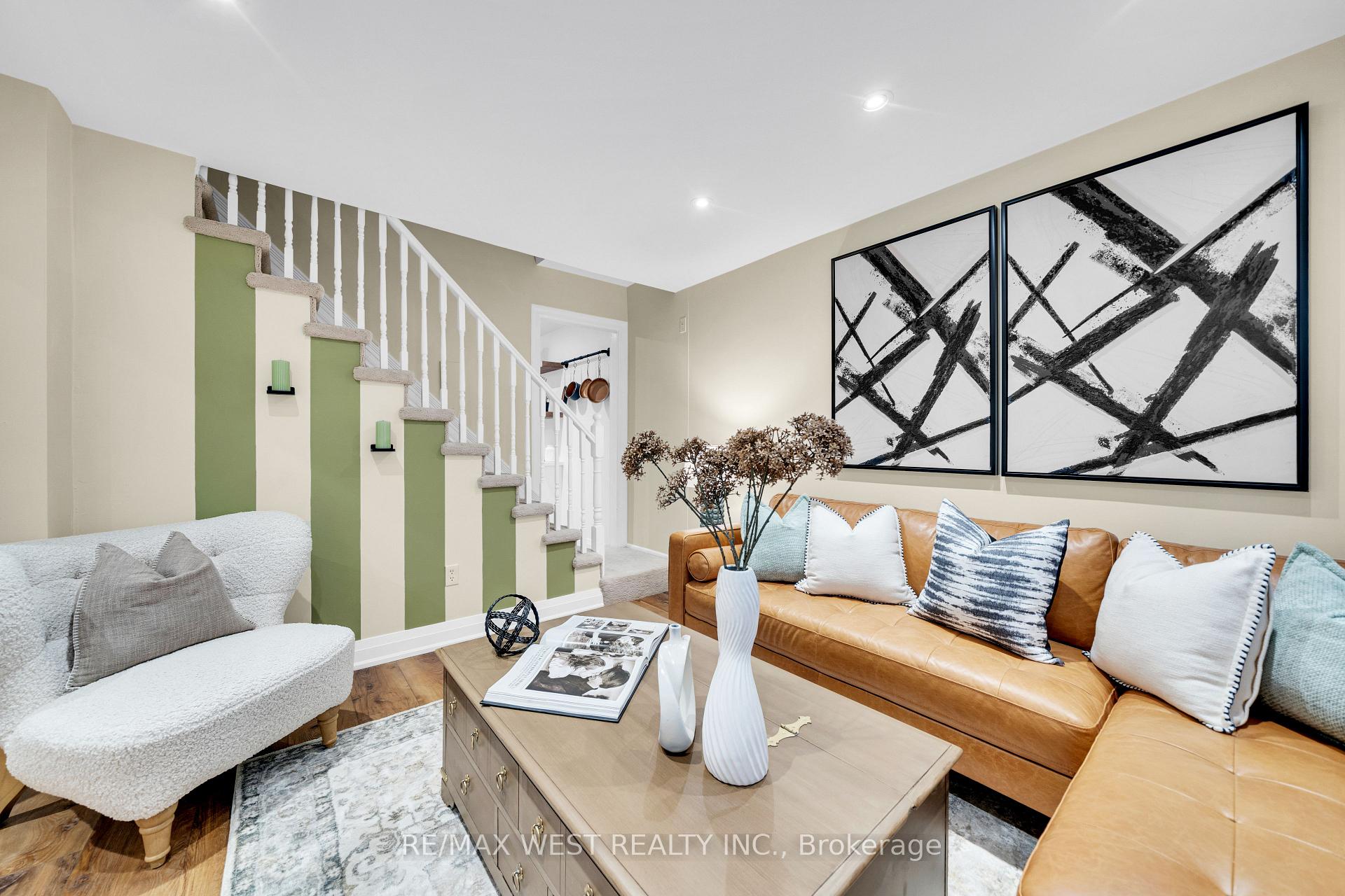Photo 9 of 259 Sixth Street, Etobicoke, New Toronto — HOMEH