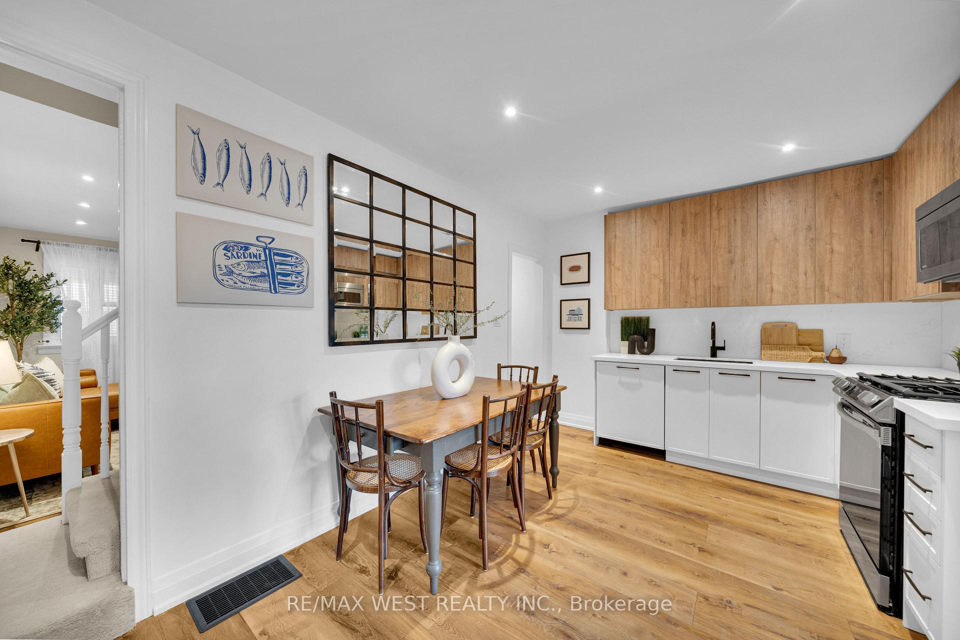 Photo 11 of 259 Sixth Street, Etobicoke, New Toronto — HOMEH