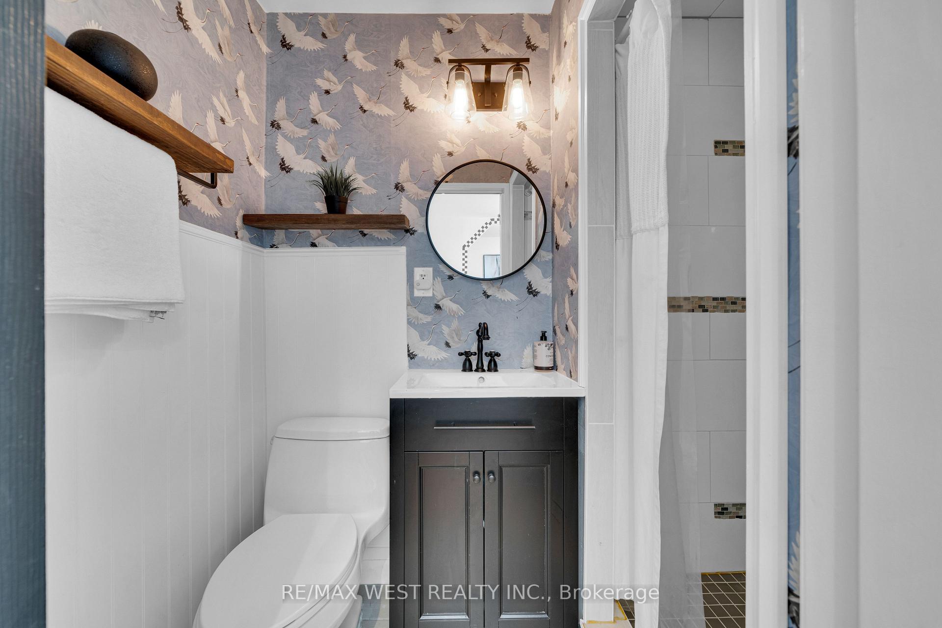 Photo 15 of 259 Sixth Street, Etobicoke, New Toronto — HOMEH