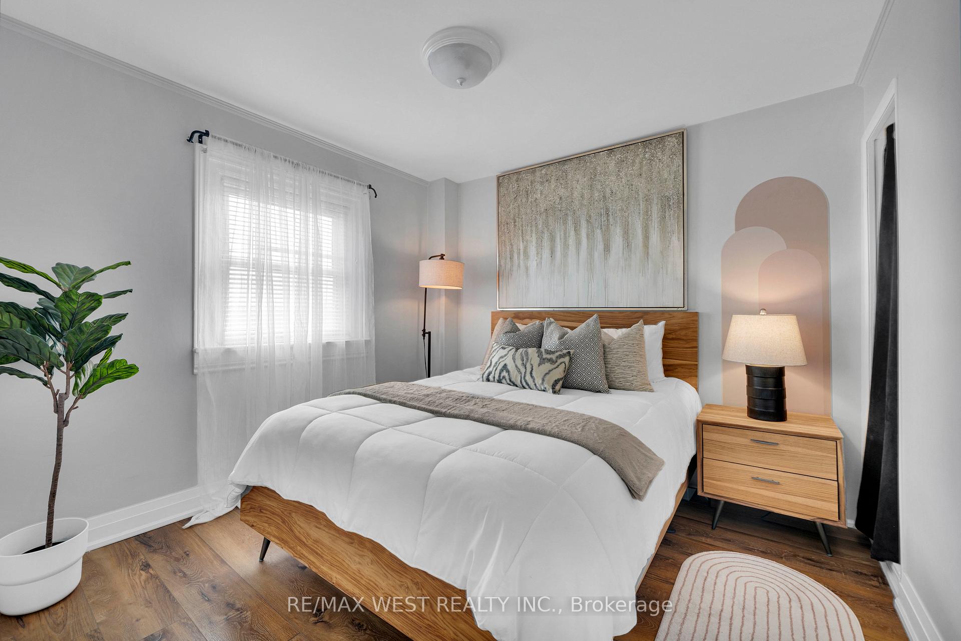 Photo 18 of 259 Sixth Street, Etobicoke, New Toronto — HOMEH