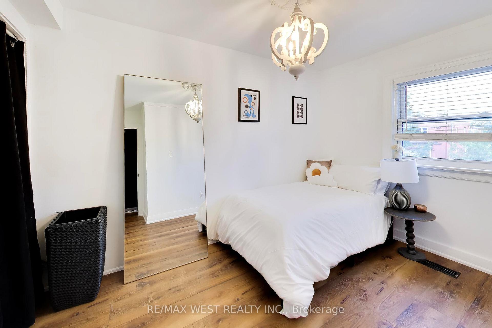 Photo 20 of 259 Sixth Street, Etobicoke, New Toronto — HOMEH