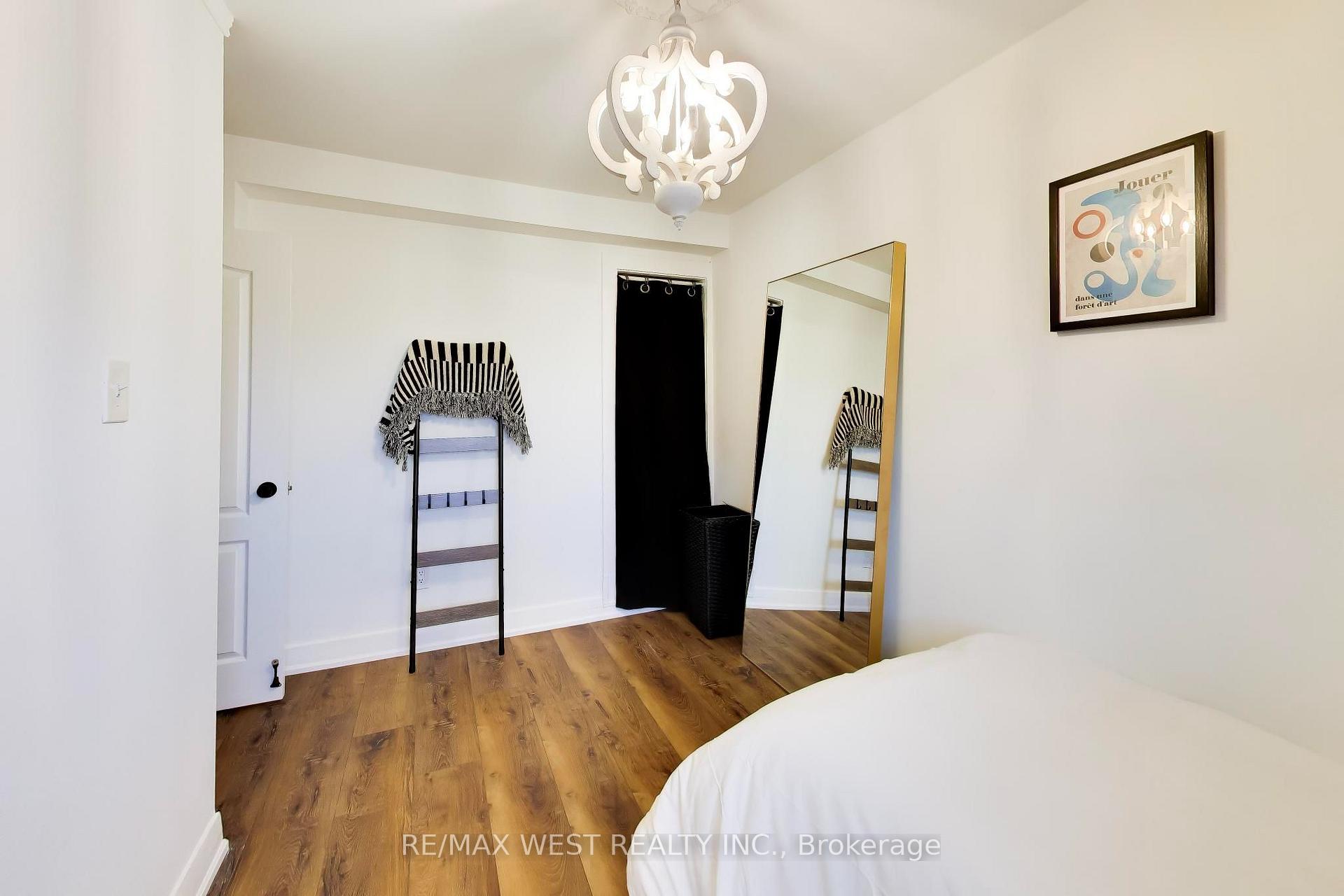 Photo 22 of 259 Sixth Street, Etobicoke, New Toronto — HOMEH