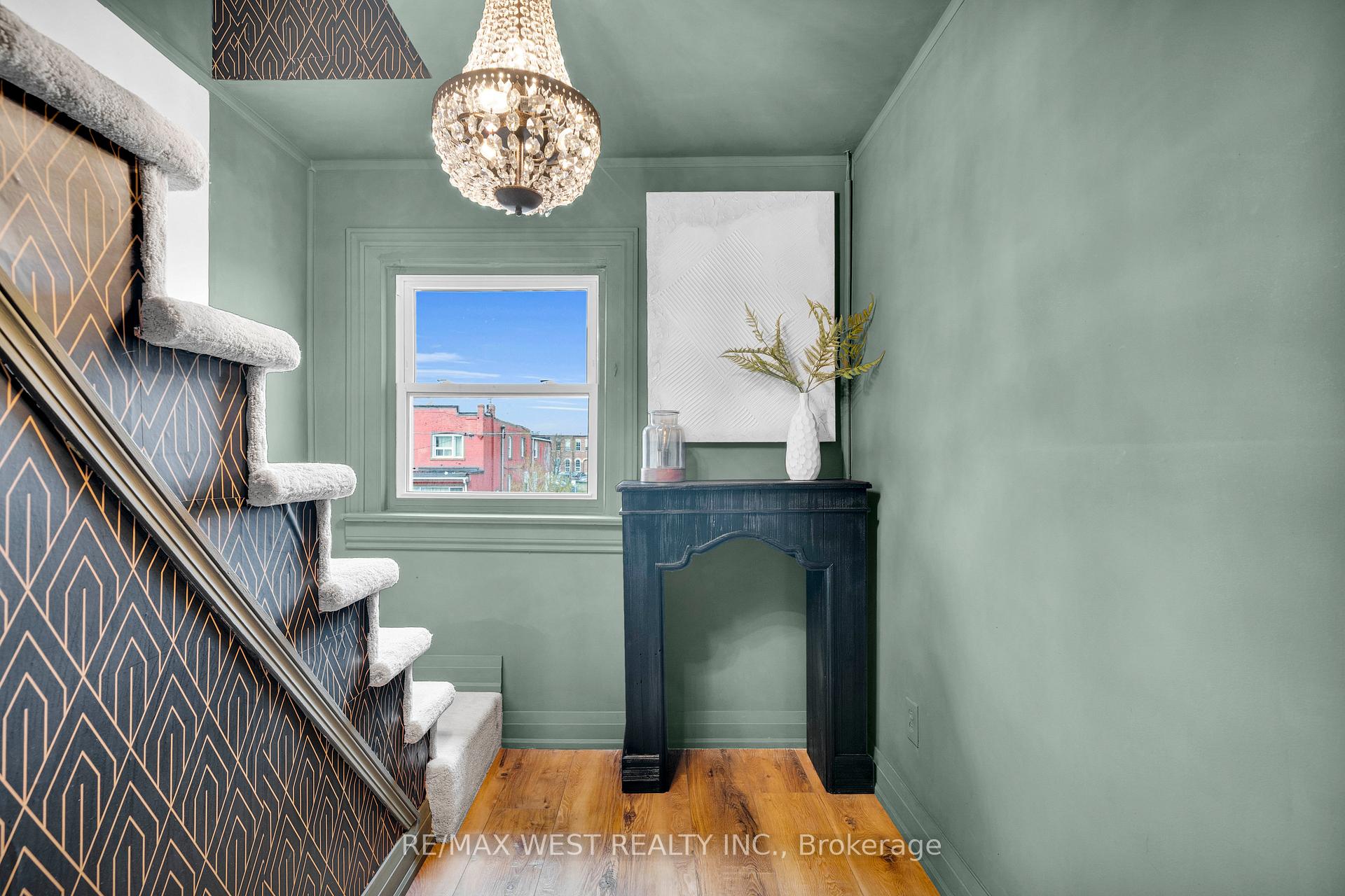 Photo 23 of 259 Sixth Street, Etobicoke, New Toronto — HOMEH