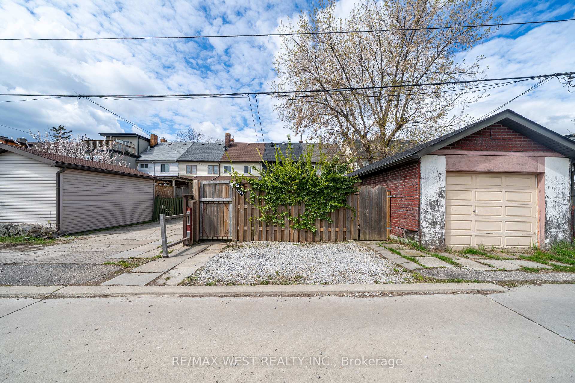 Photo 26 of 259 Sixth Street, Etobicoke, New Toronto — HOMEH