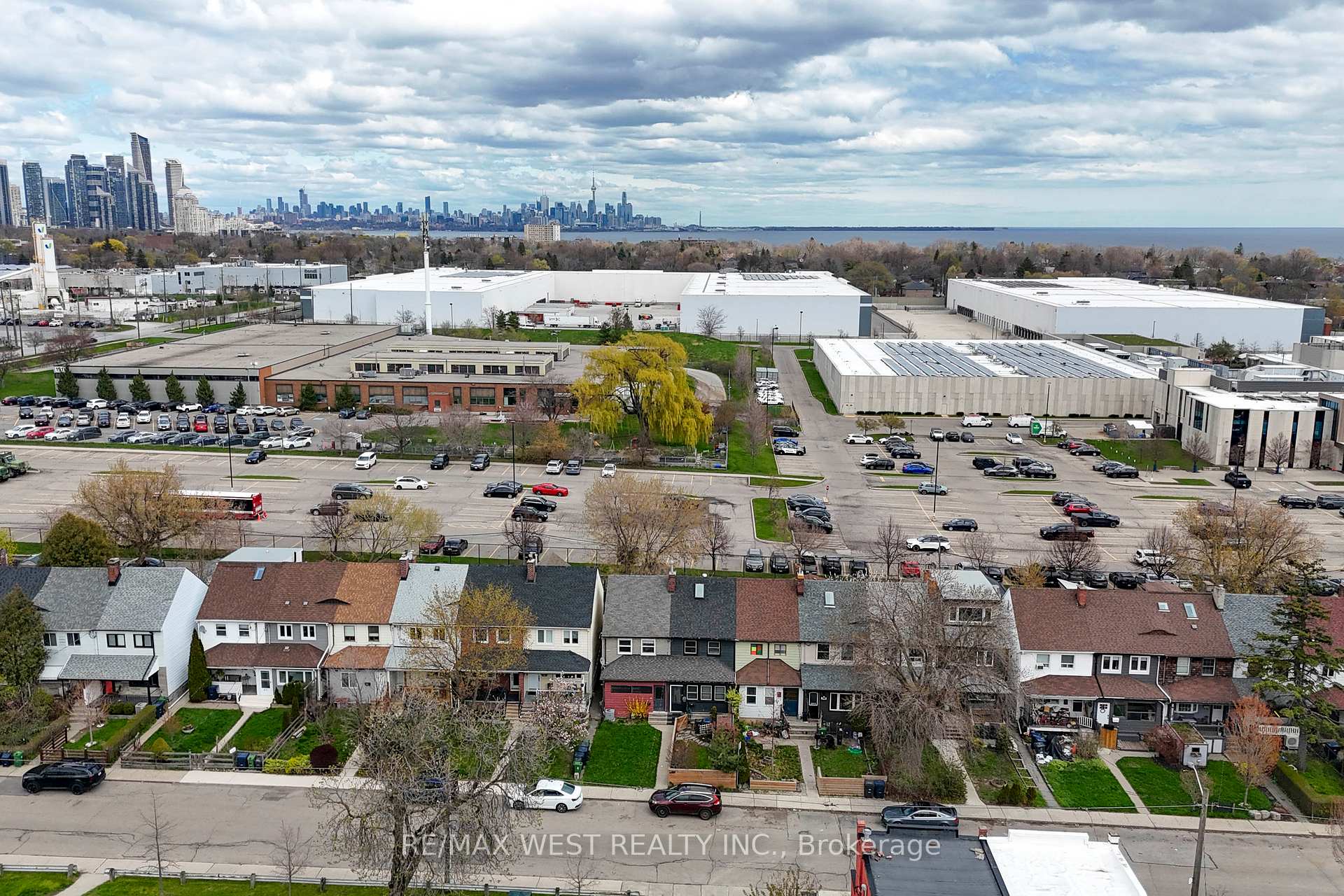 Photo 29 of 259 Sixth Street, Etobicoke, New Toronto — HOMEH