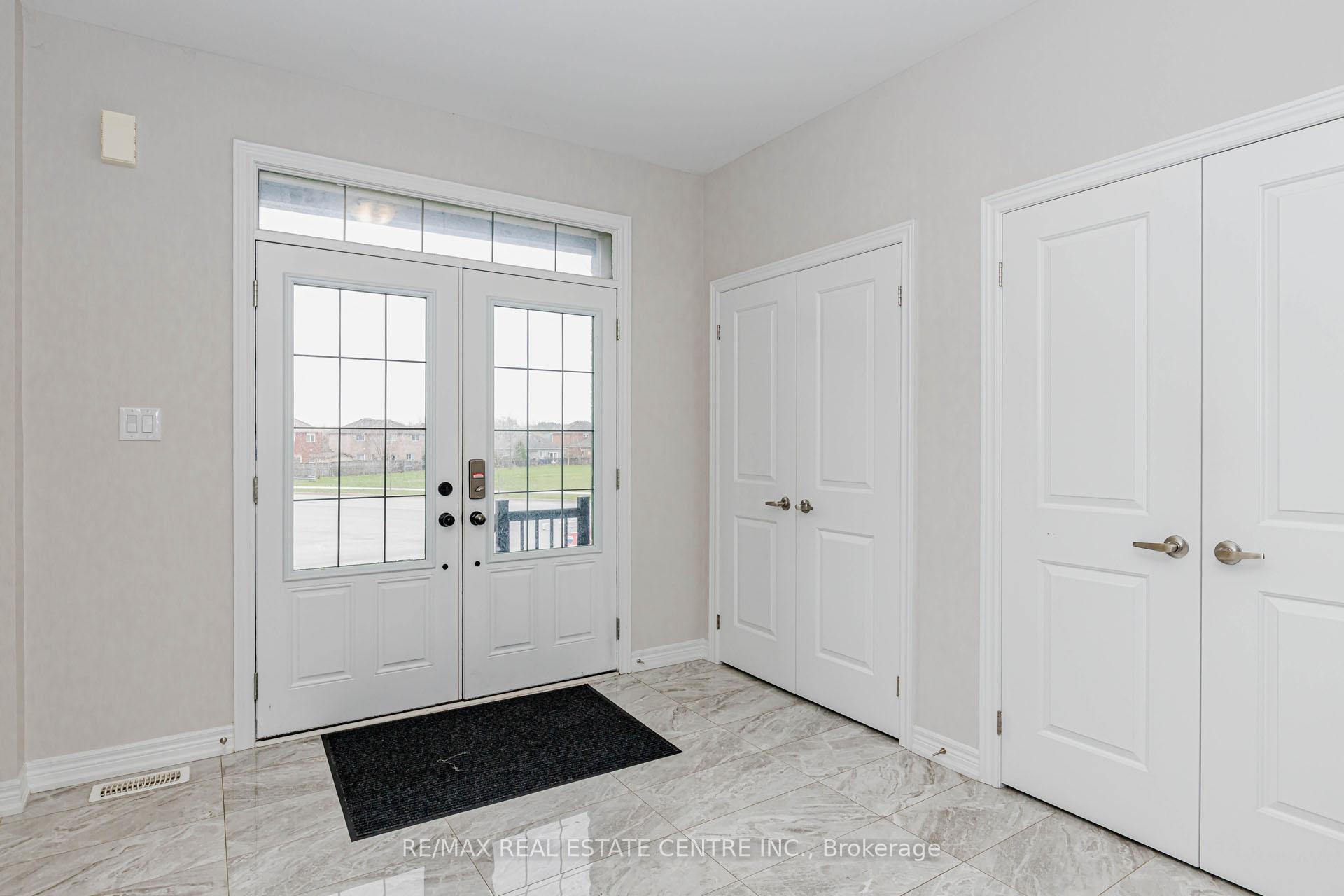 Photo 3 of 1332 Blackmore Street, Innisfil, Alcona — HOMEH