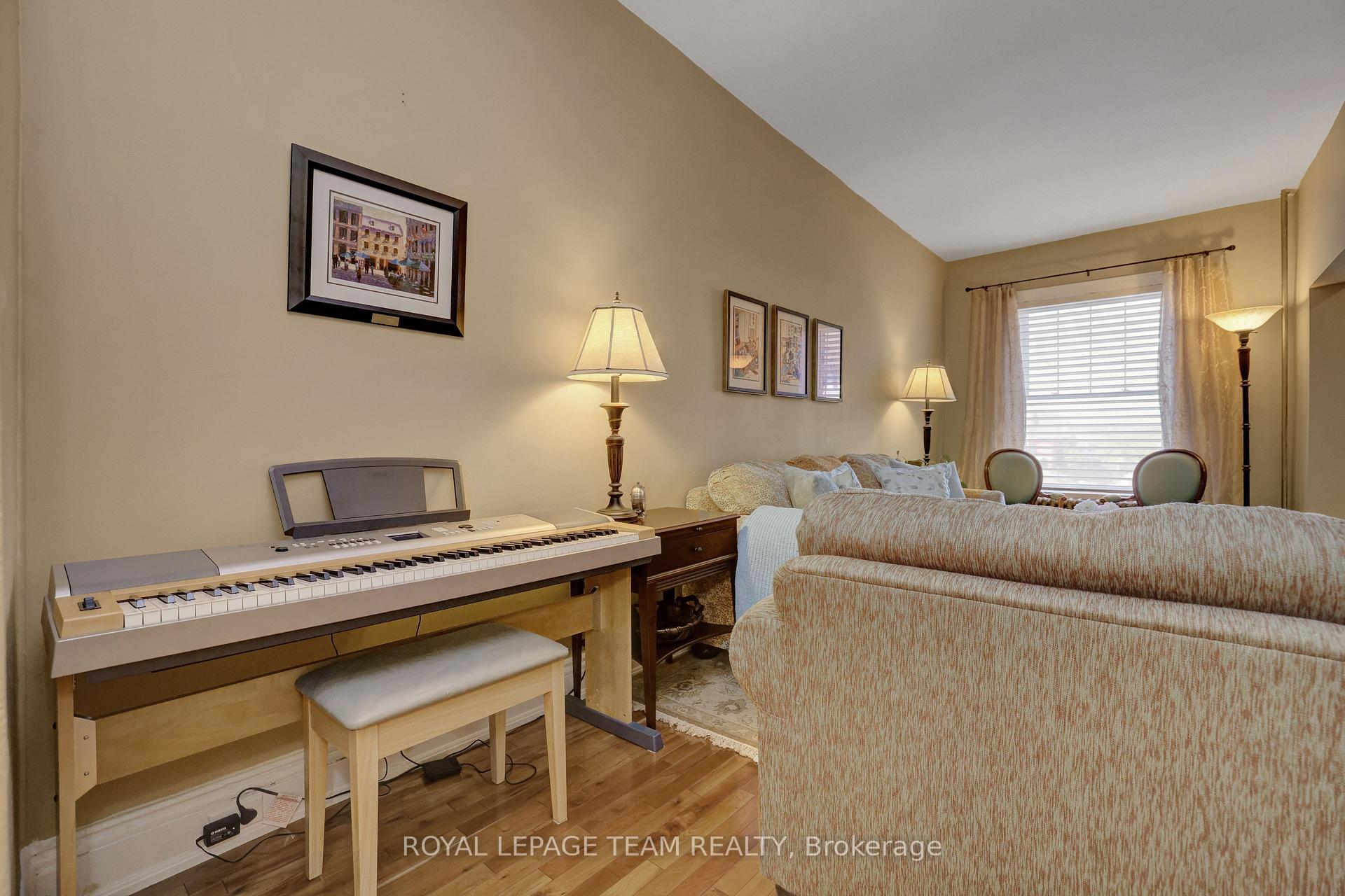 Photo 11 of 504 Clarence Street E, Ottawa, Lower Town — HOMEH
