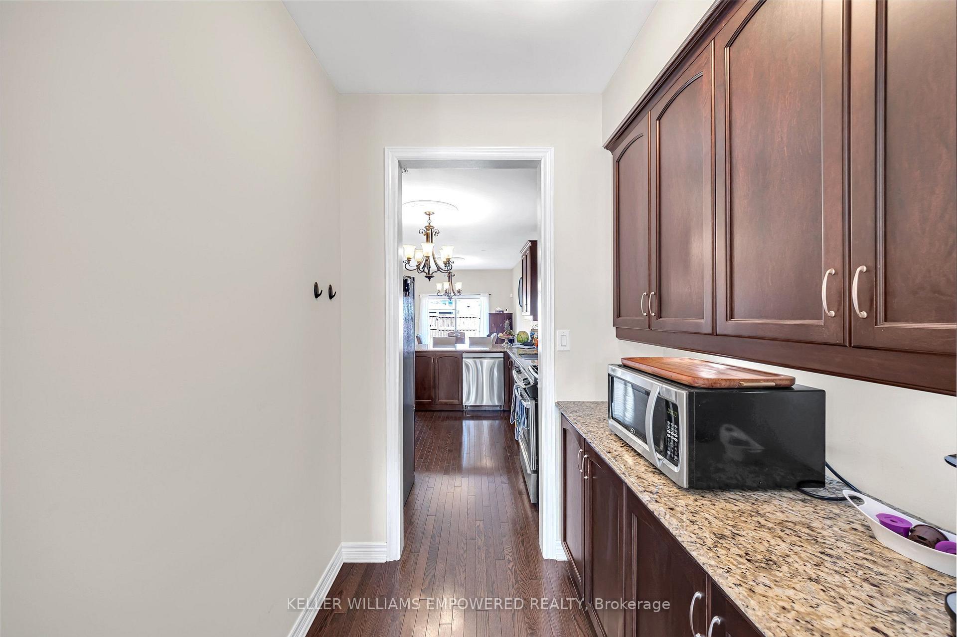 Photo 9 of 70 Retreat Boulevard, Vaughan, Vellore Village — HOMEH