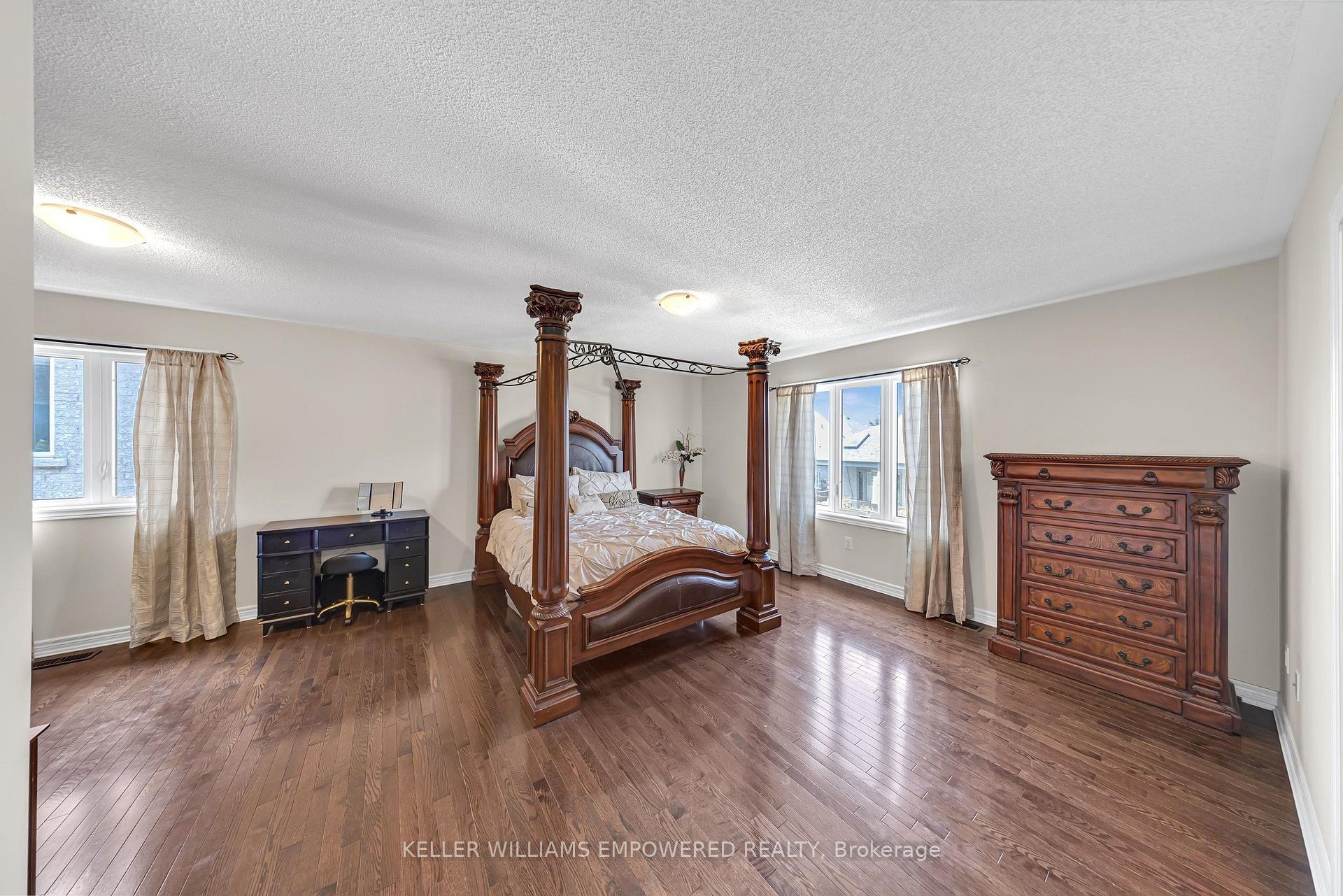 Photo 18 of 70 Retreat Boulevard, Vaughan, Vellore Village — HOMEH