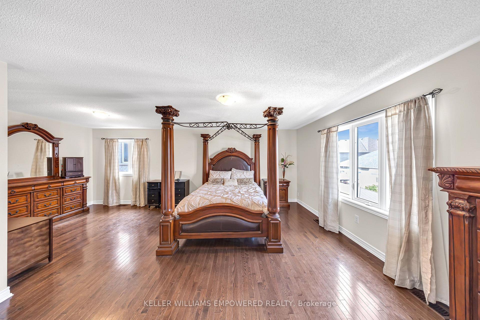 Photo 19 of 70 Retreat Boulevard, Vaughan, Vellore Village — HOMEH