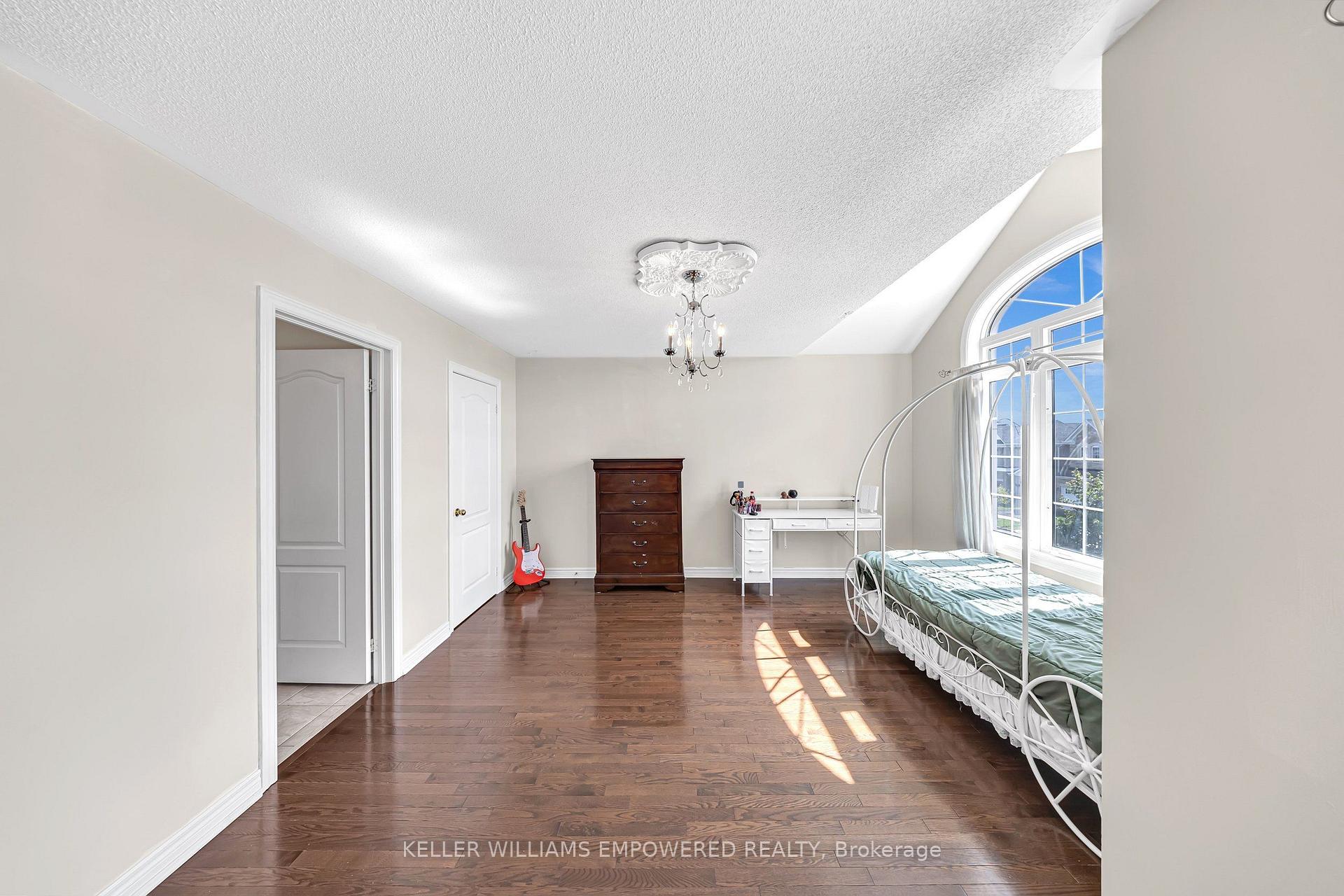 Photo 25 of 70 Retreat Boulevard, Vaughan, Vellore Village — HOMEH