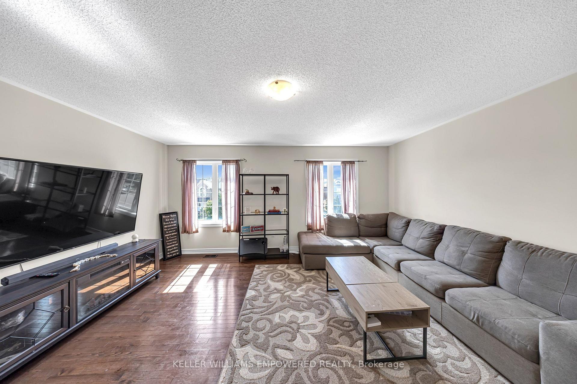 Photo 29 of 70 Retreat Boulevard, Vaughan, Vellore Village — HOMEH