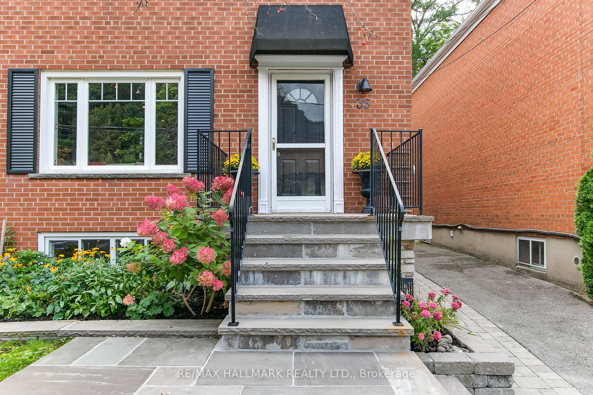 Photo 2 of 35 Love Crescent, Toronto, East End-Danforth — HOMEH