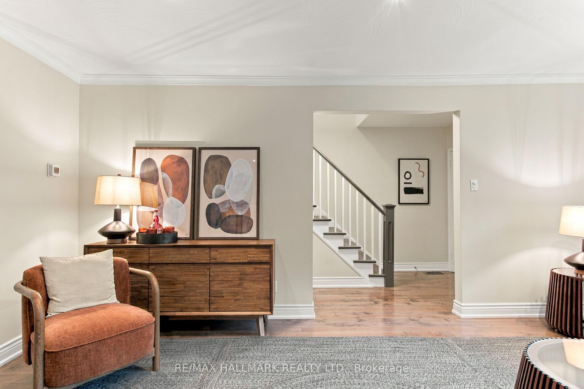 Photo 11 of 35 Love Crescent, Toronto, East End-Danforth — HOMEH