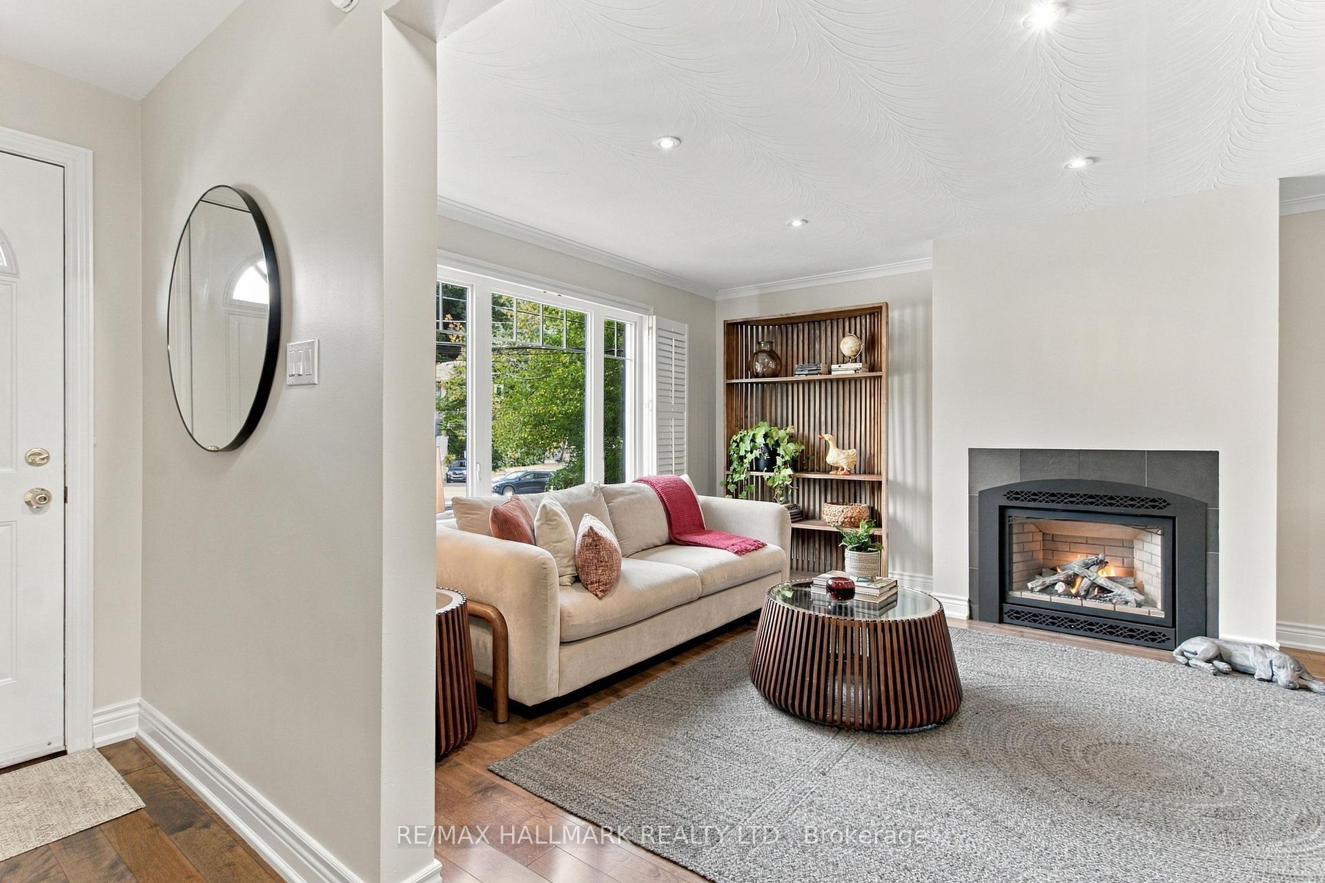 Photo 13 of 35 Love Crescent, Toronto, East End-Danforth — HOMEH