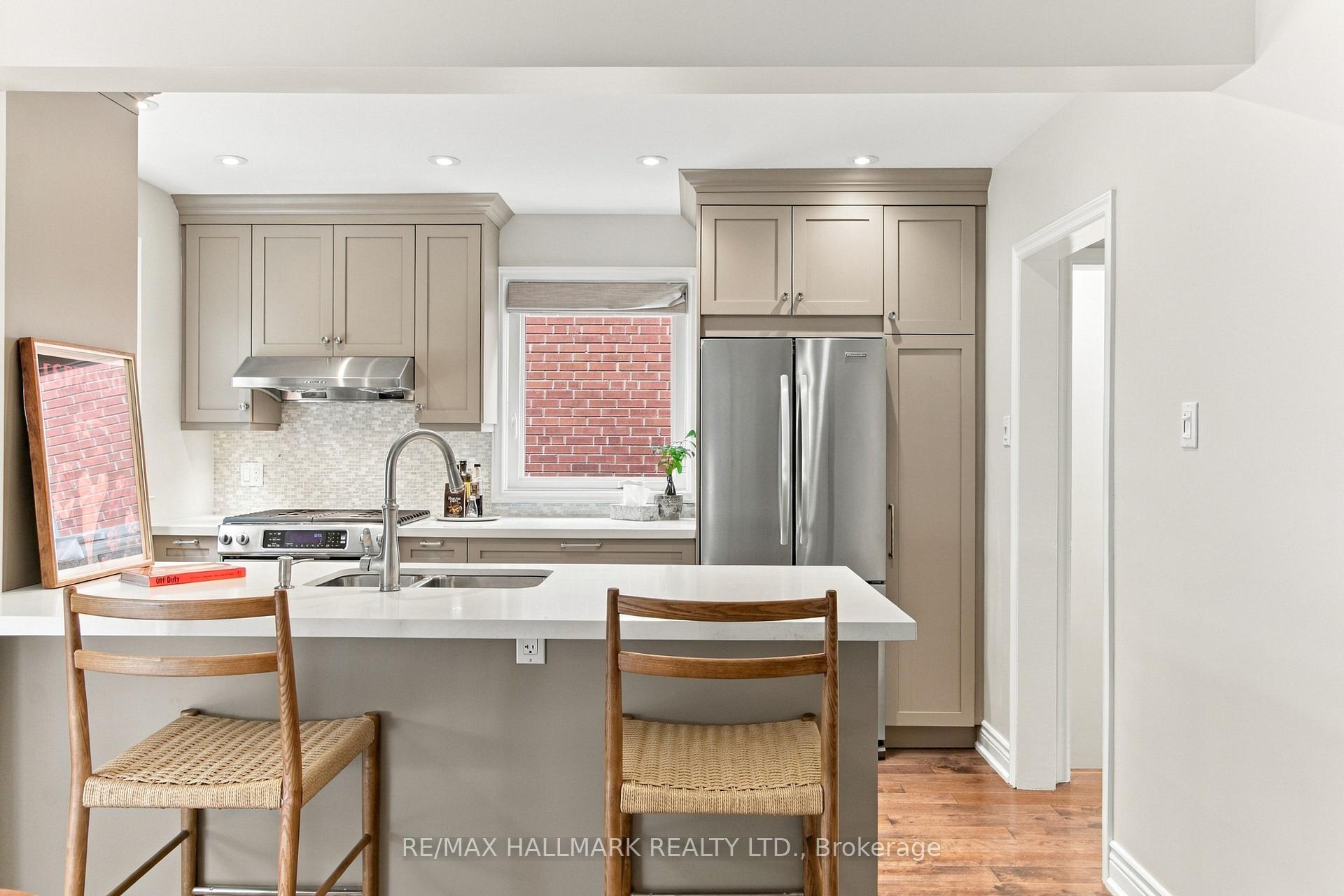 Photo 20 of 35 Love Crescent, Toronto, East End-Danforth — HOMEH